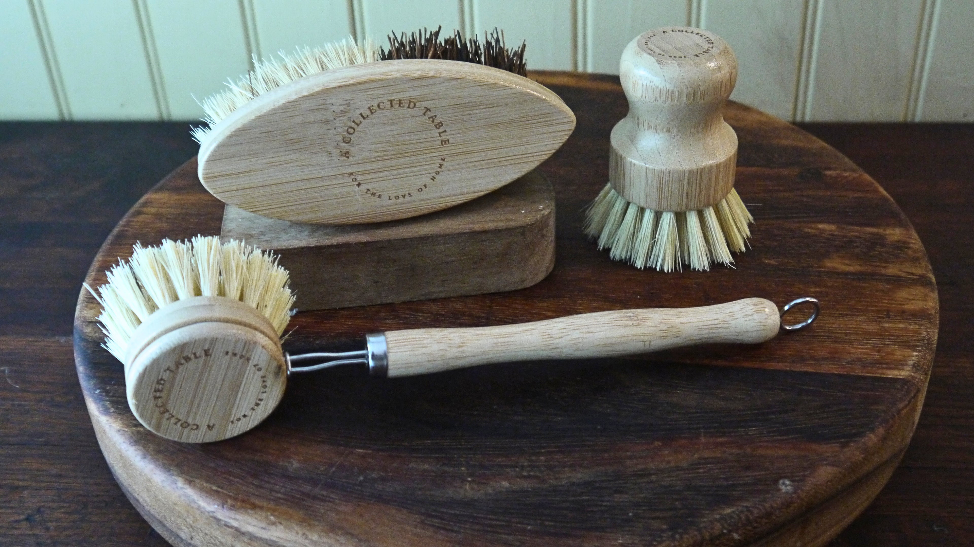 A Collected Table 3" Handheld Cleaning Brush